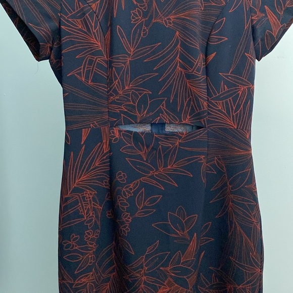 Aritzia BABATON Navy & Red Printed Prosper Cut Out Dress Size 2 - Picture 8 of 8